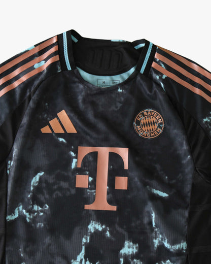 BAYERN MUNICH AWAY 2024/25 - Footxo