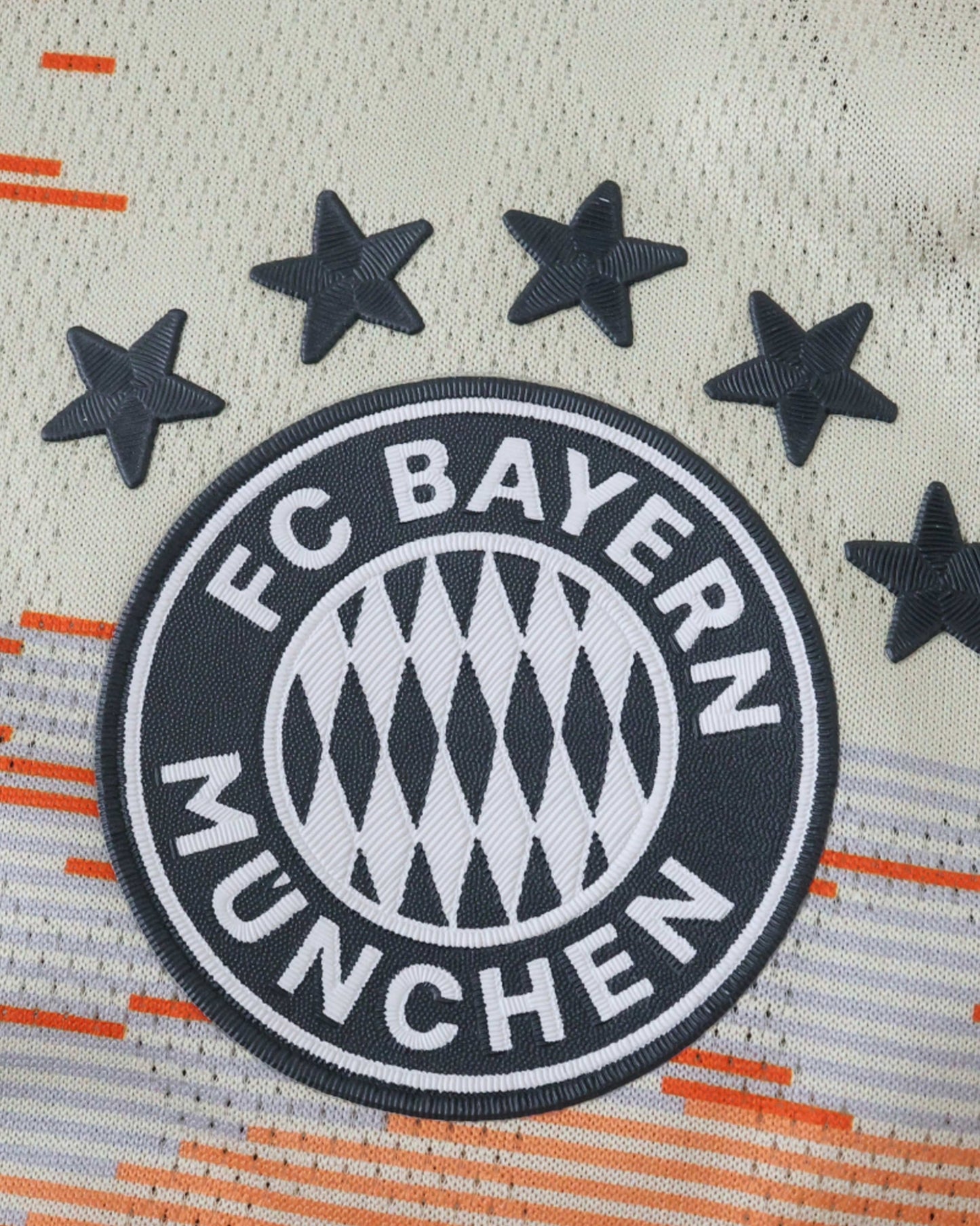 BAYERN MUNICH AWAY 2025/26 - Footxo