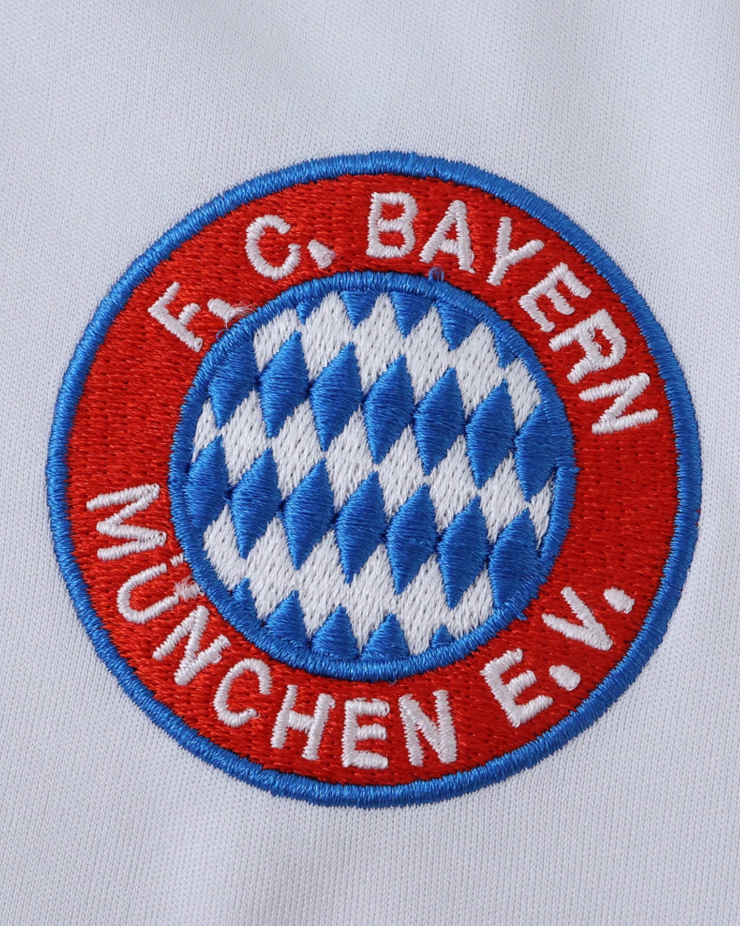 BAYERN MUNICH TRAINING 2025/26 - Footxo