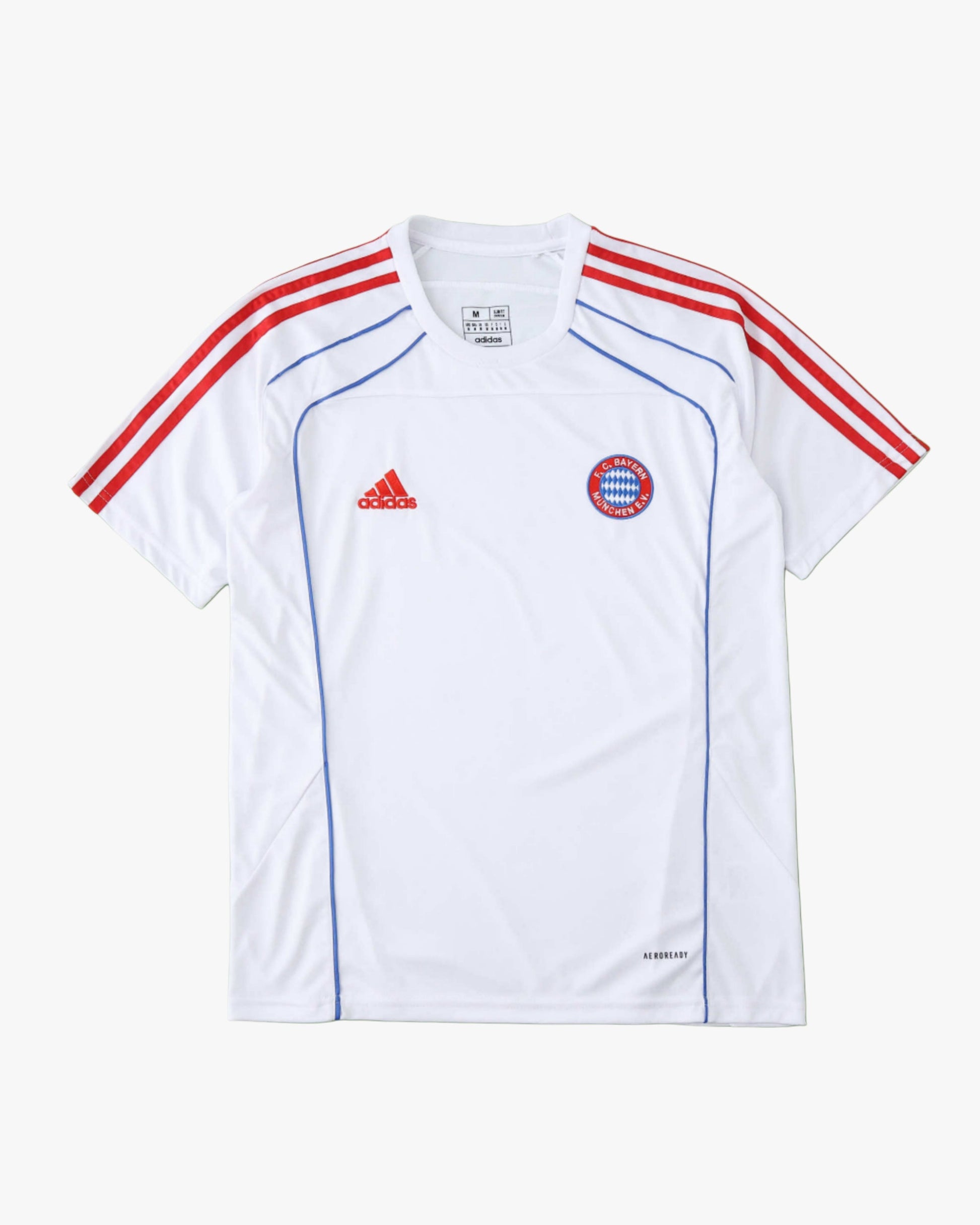 BAYERN MUNICH TRAINING 2025/26 - Footxo