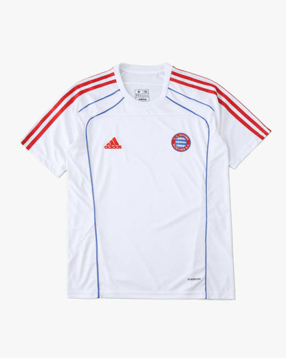 BAYERN MUNICH TRAINING 2025/26 - Footxo