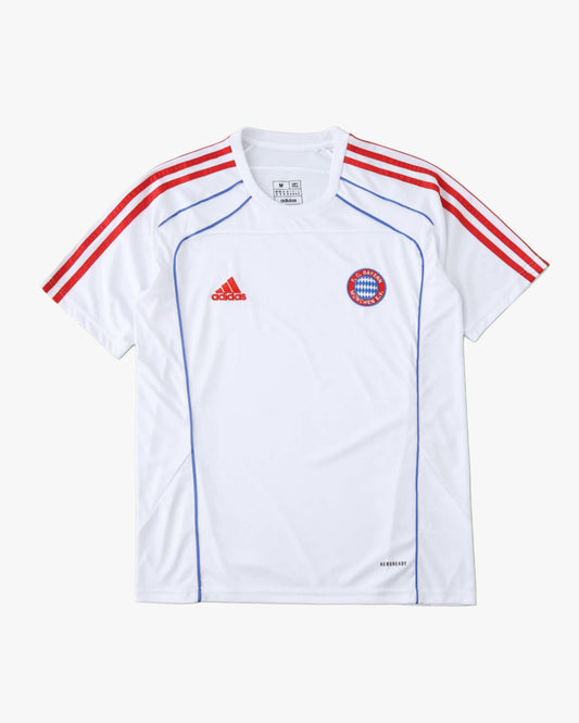 BAYERN MUNICH TRAINING 2025/26 - Footxo