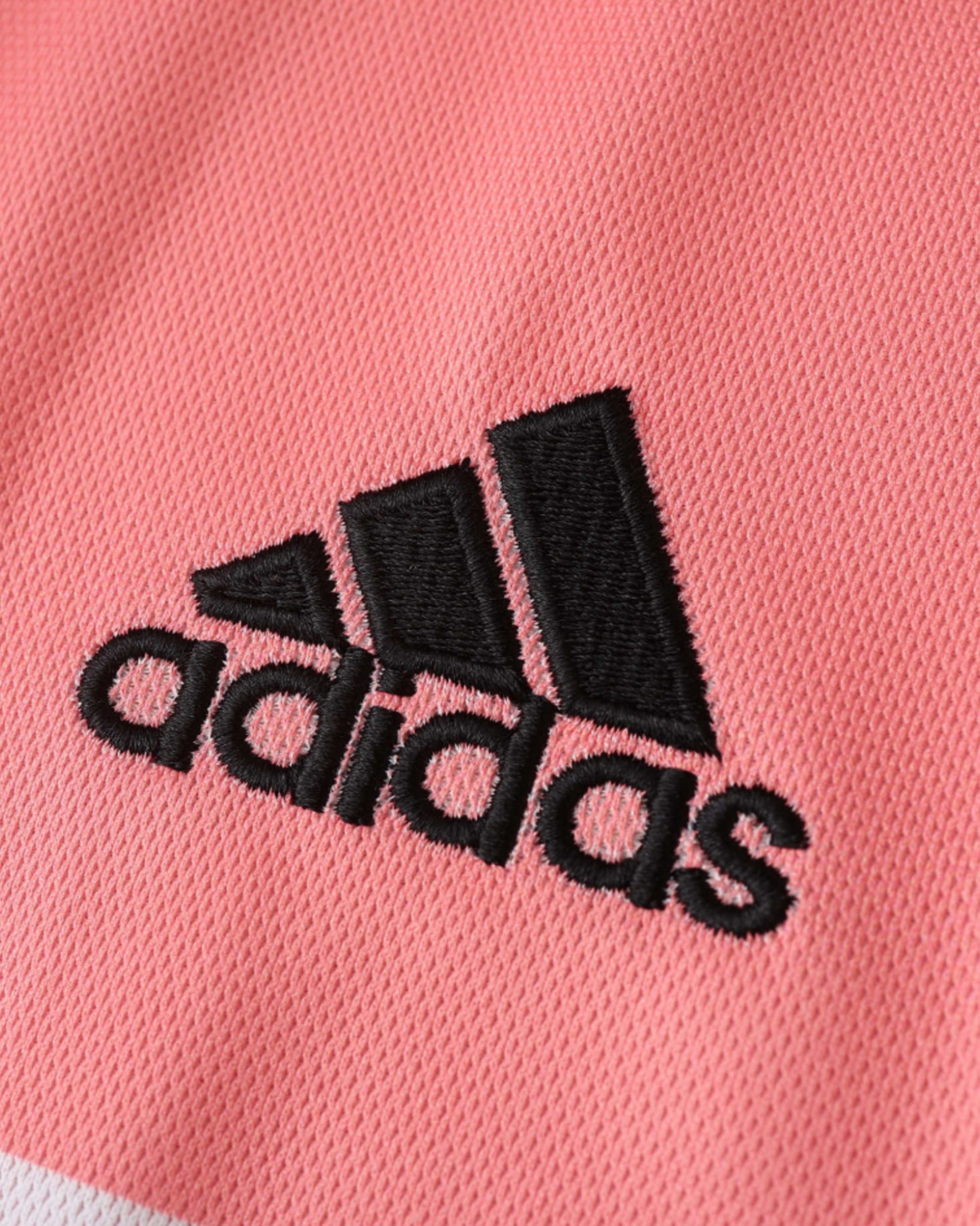 JUVENTUS RETRO AWAY 2015/16 - Footxo