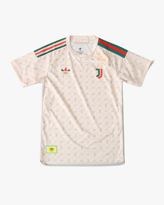 JUVENTUS x GUCCI PREMIUM KIT - Footxo