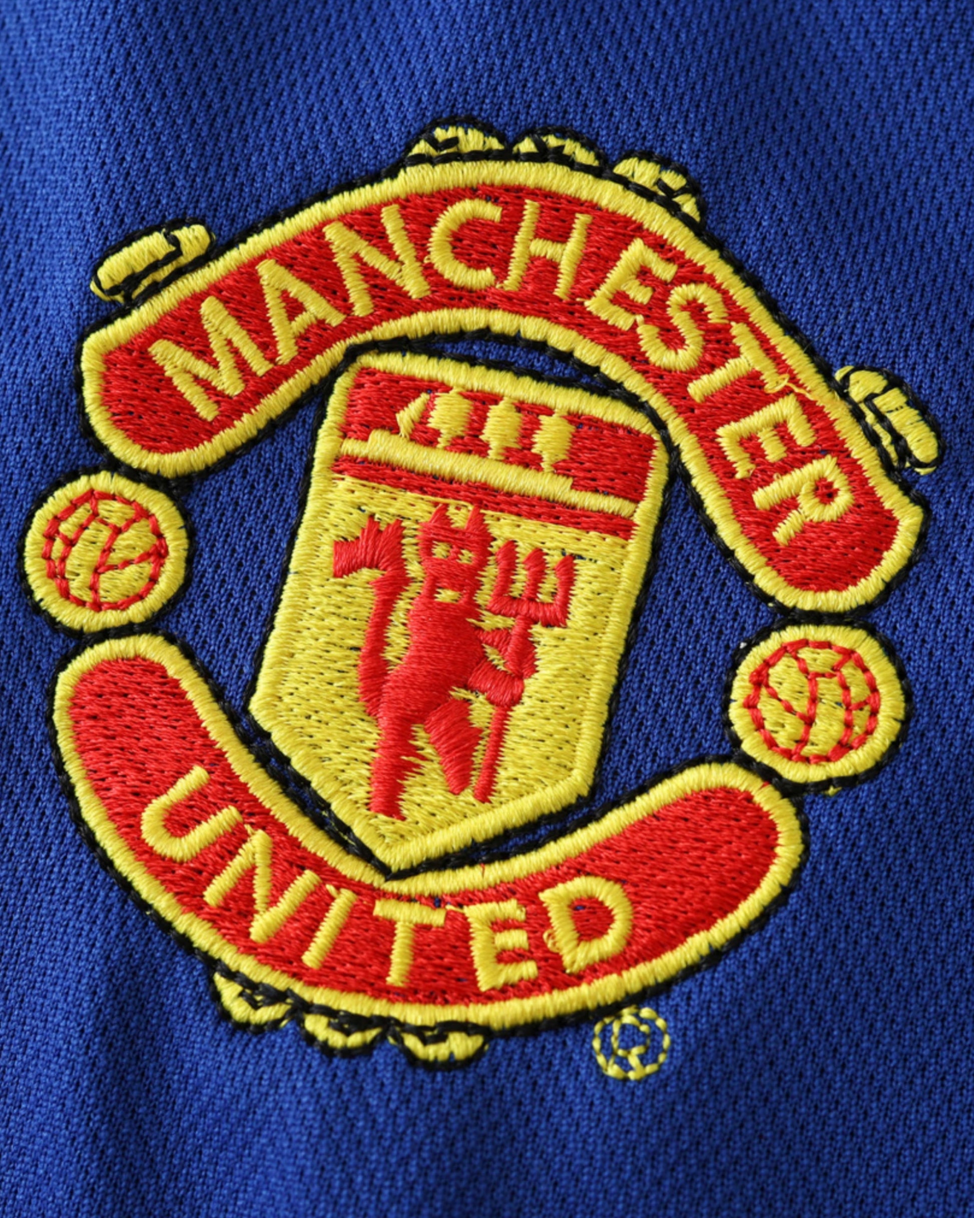 MANCHESTER UNITED RETRO AWAY 2005/06 - Footxo