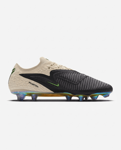 Nike Phantom 6 Low Elite SE FG Black Mamba football boots heel and Kobe branding detail
