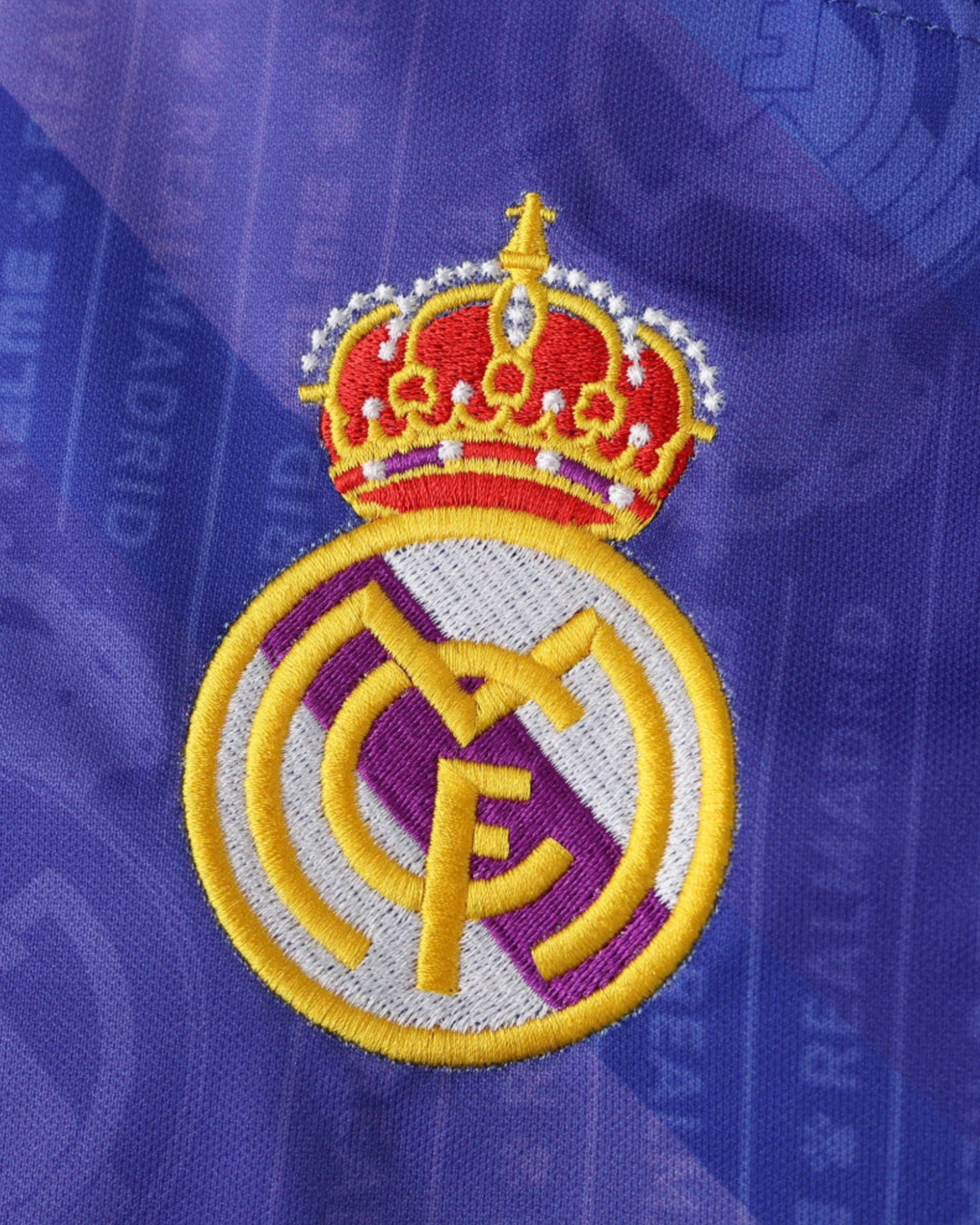 REAL MADRID RETRO AWAY 1996/97 - Footxo