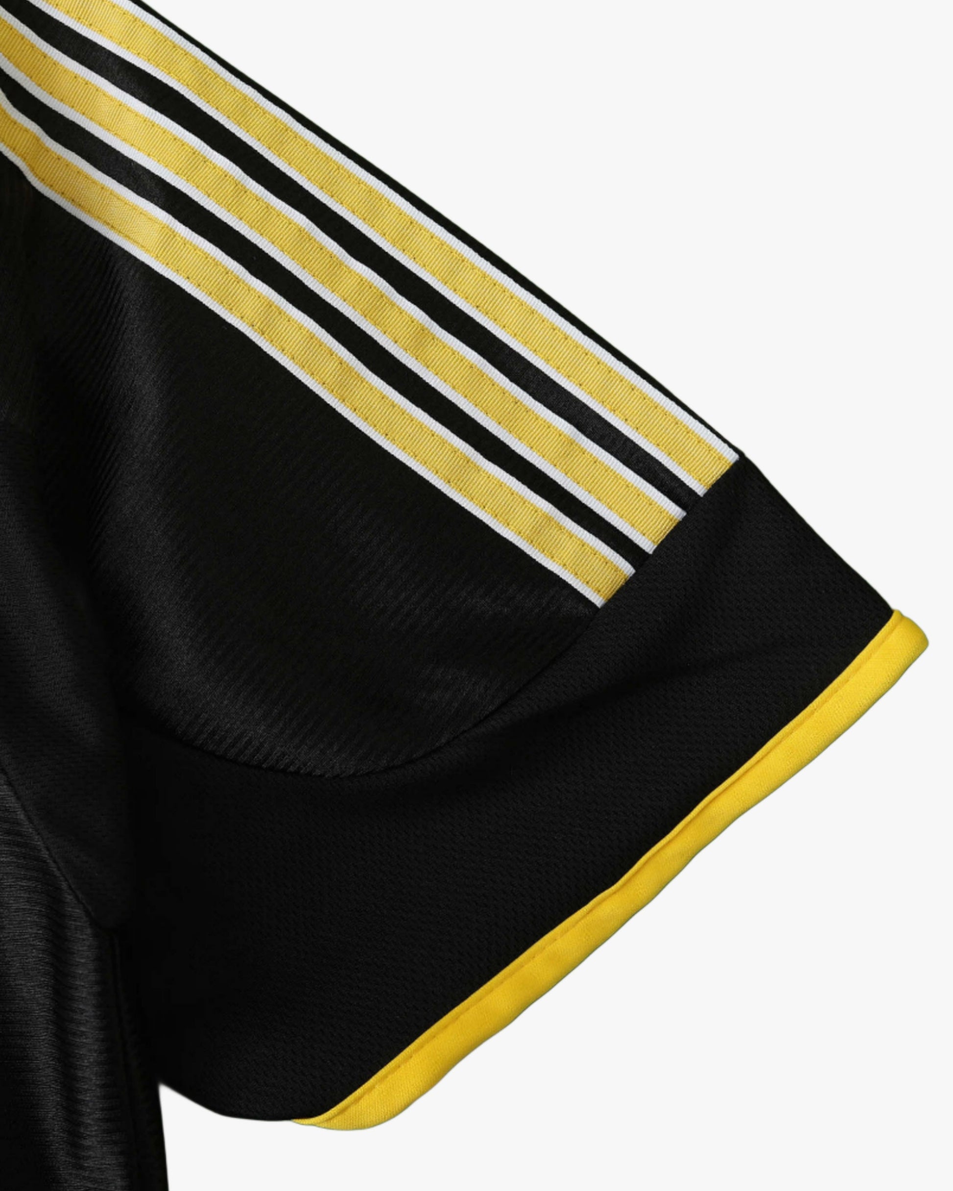 REAL MADRID RETRO AWAY 1999/20 - Footxo