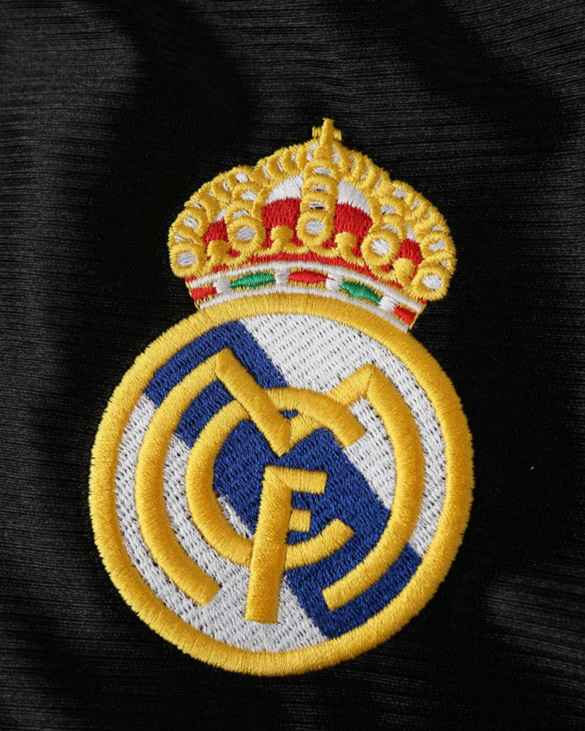 REAL MADRID RETRO AWAY 1999/20 - Footxo