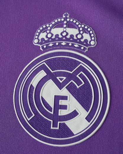 REAL MADRID RETRO AWAY 2016/17 - Footxo