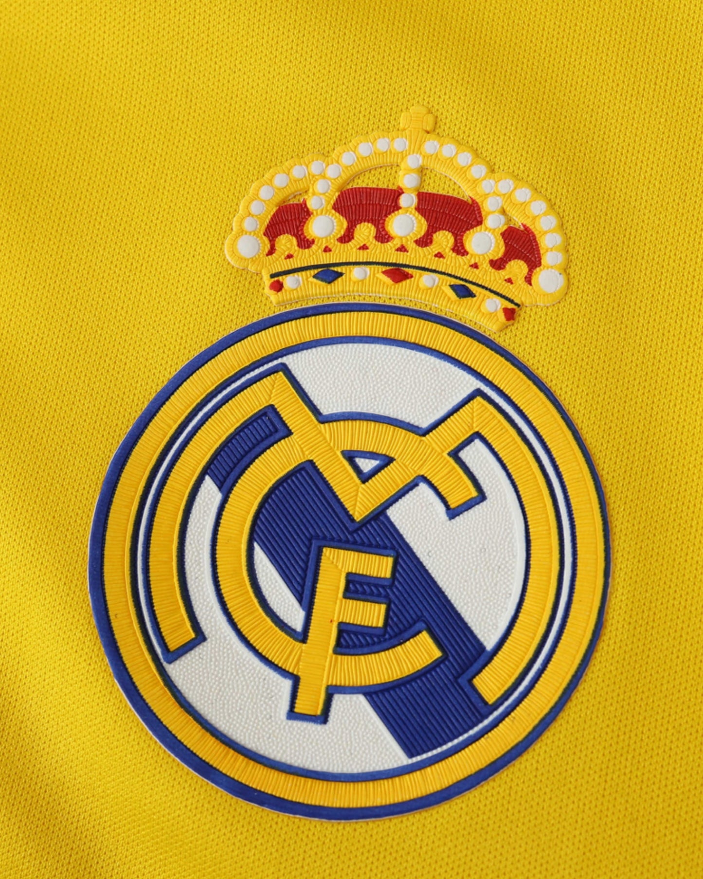 REAL MADRID RETRO GOALKEEPER 2011/12 - Footxo