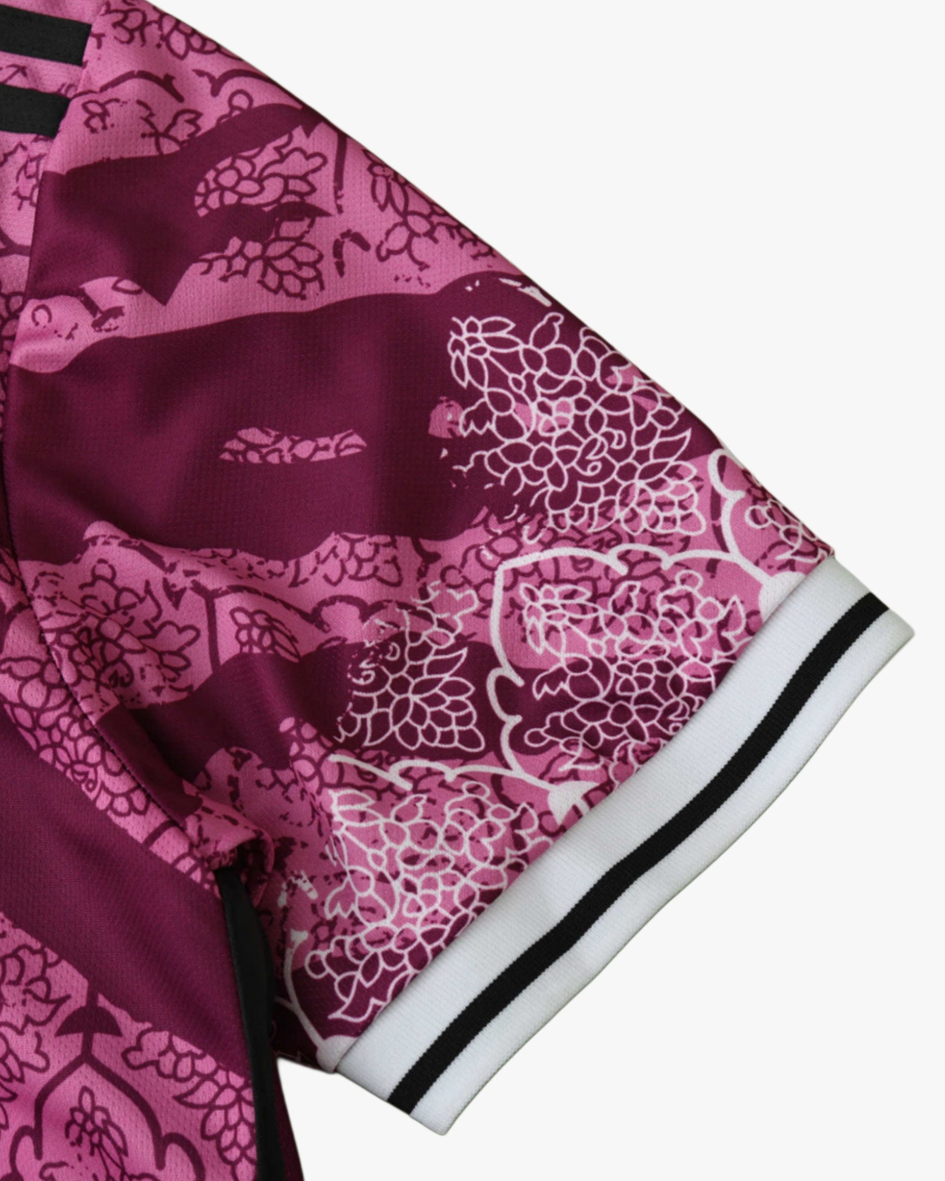 REAL MADRID x BESTIA MORADA PREMIUM KIT - Footxo