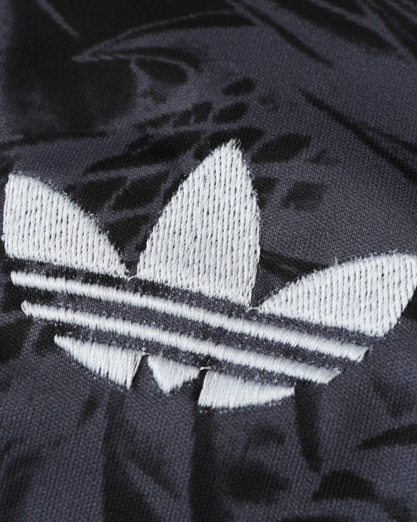 REAL MADRID x BLACK FURY PREMIUM KIT - Footxo