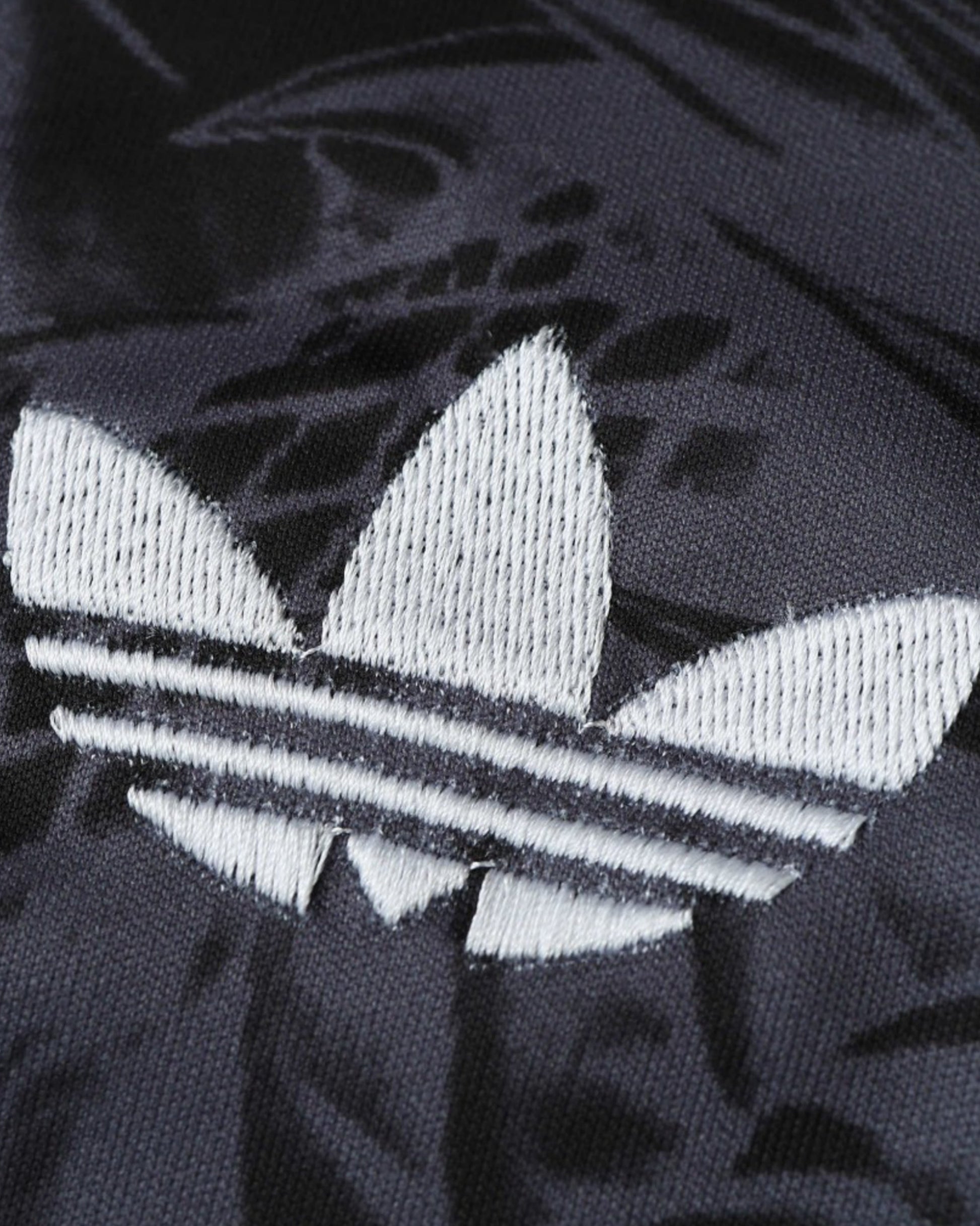 REAL MADRID x BLACK FURY PREMIUM KIT - Footxo