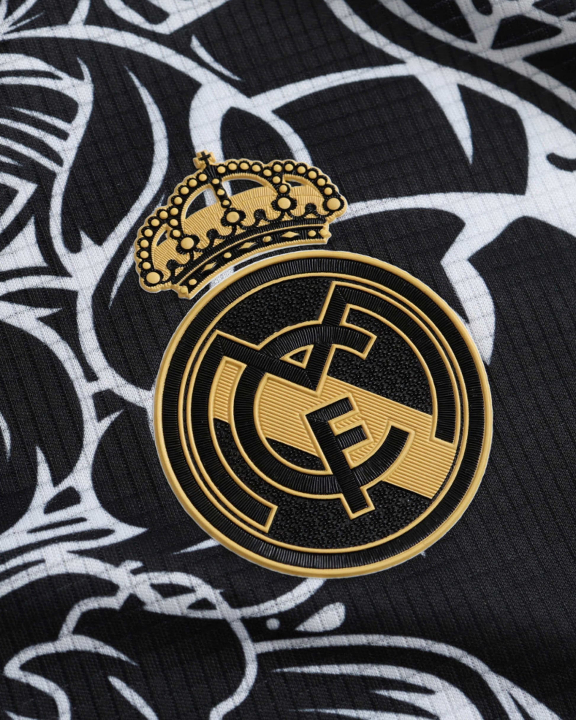 REAL MADRID x EMPEROR'S ARMOR PREMIUM KIT - Footxo