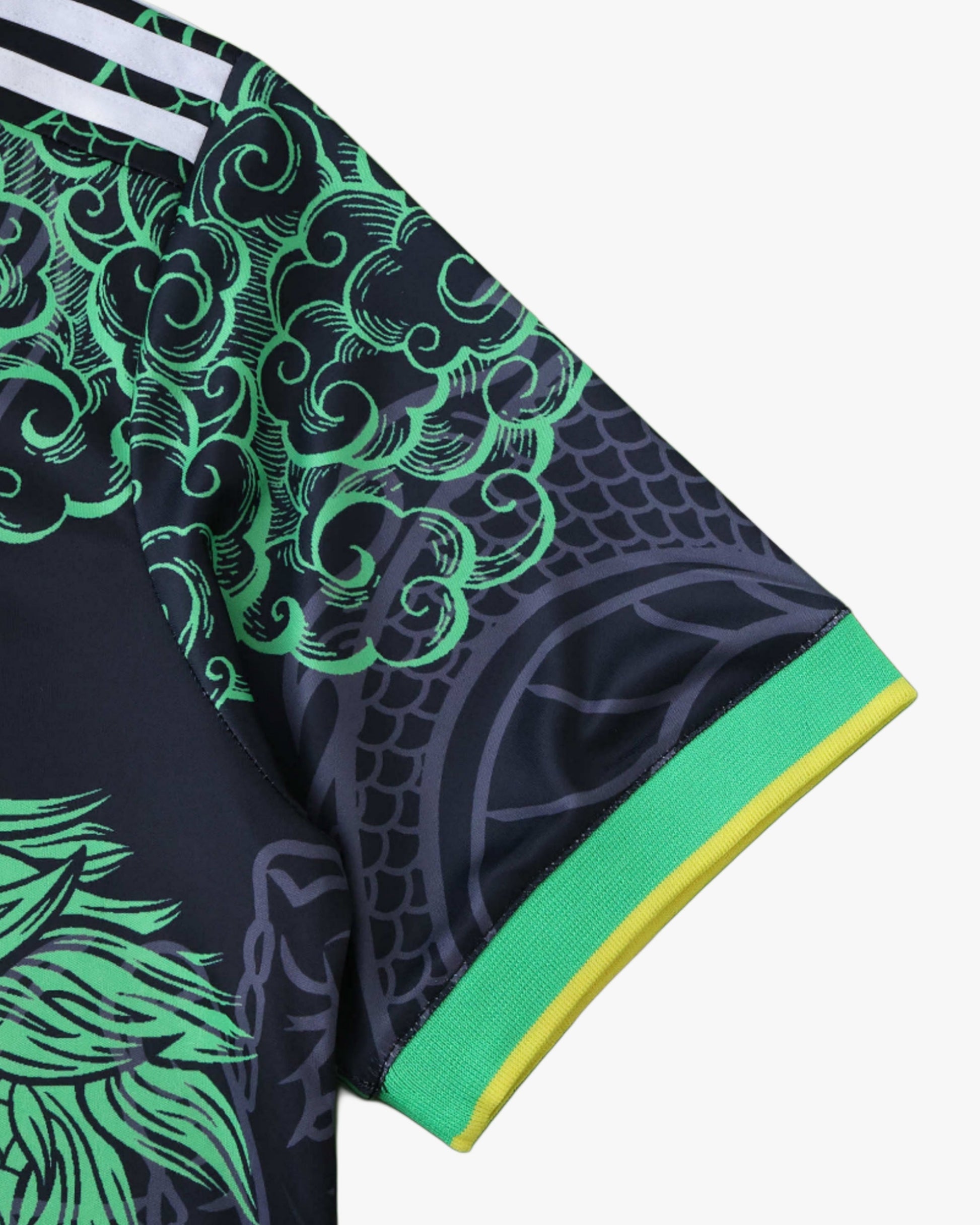 REAL MADRID x GREEN FALKOR PREMIUM KIT - Footxo