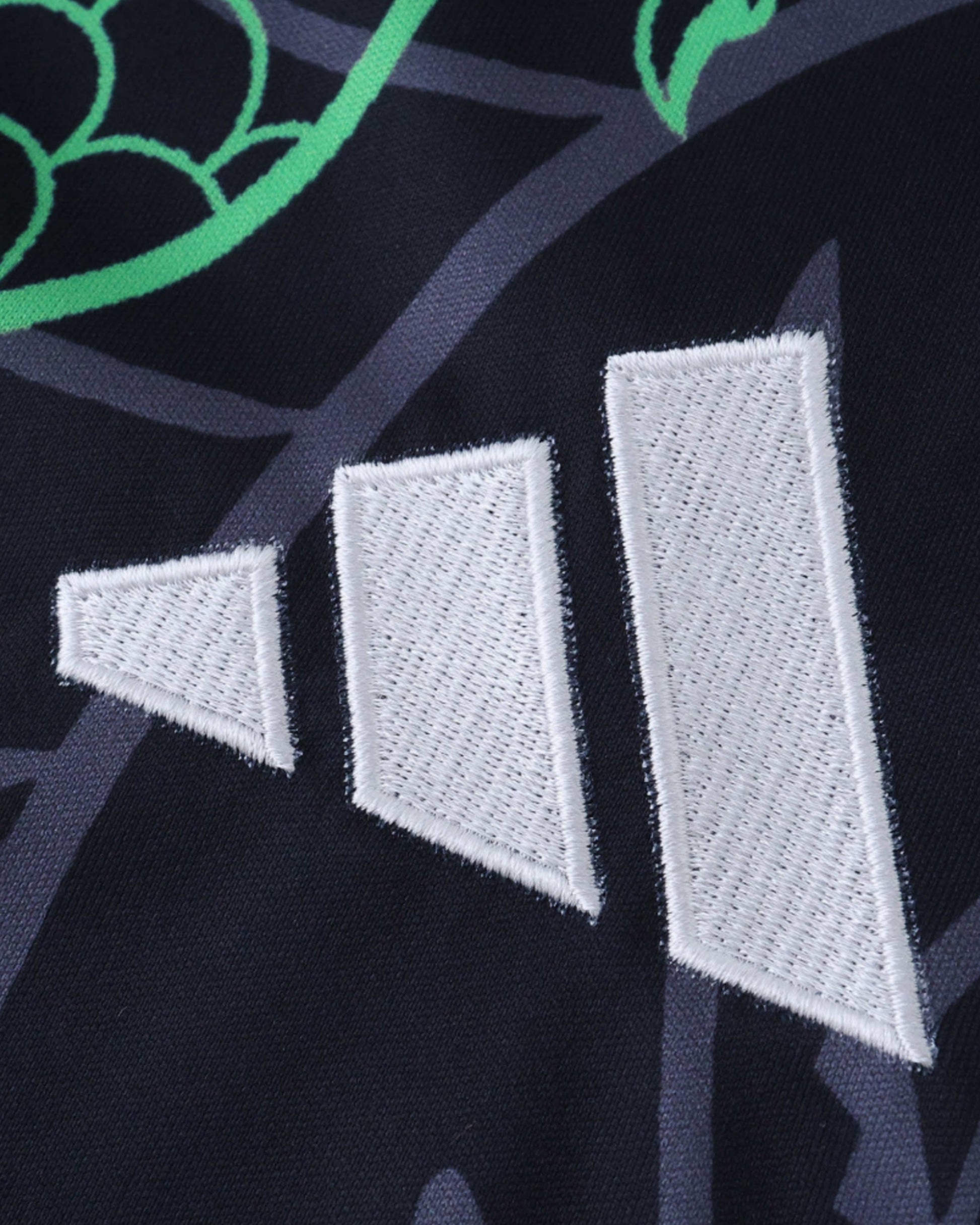 REAL MADRID x GREEN FALKOR PREMIUM KIT - Footxo