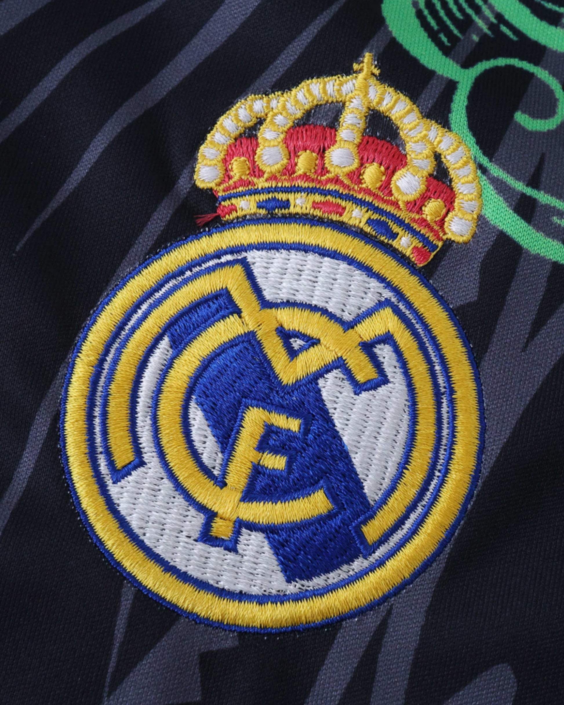 REAL MADRID x GREEN FALKOR PREMIUM KIT - Footxo