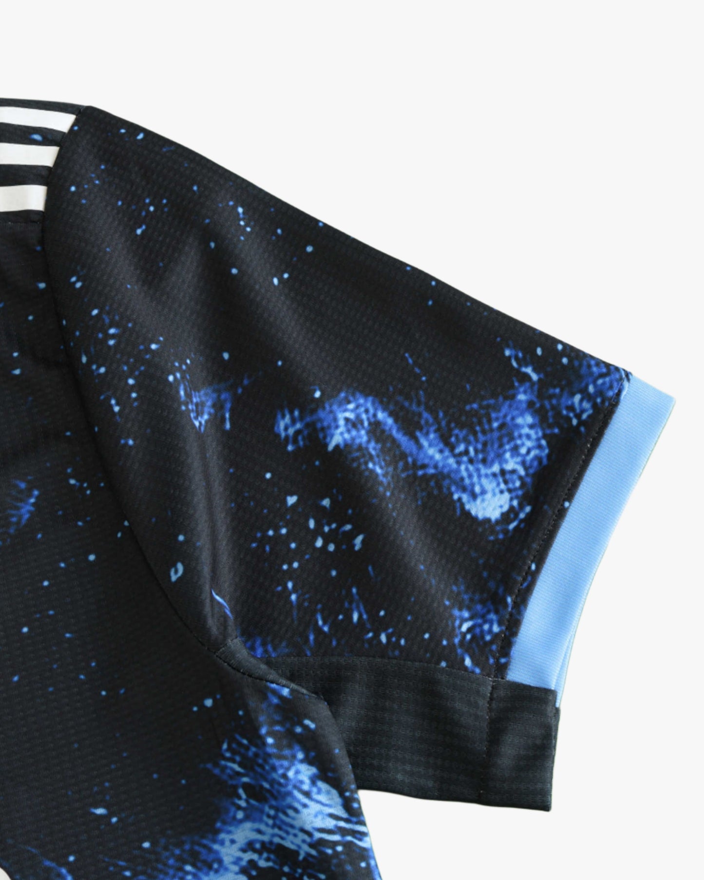 REAL MADRID x LIGHTNING SKY PREMIUM KIT - Footxo